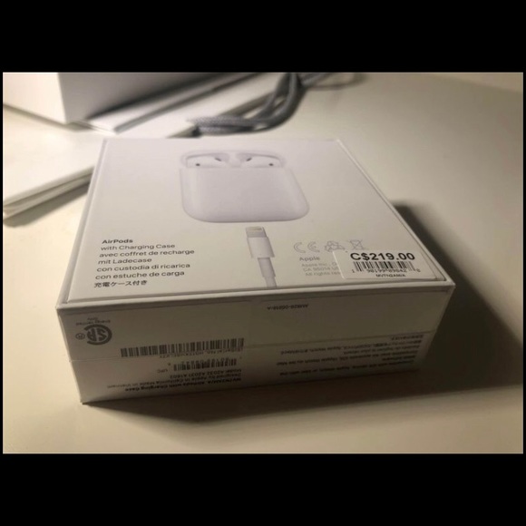 AIRPODS WITH CHARGING CASE! Totally new from APPLE - Picture 2 of 4